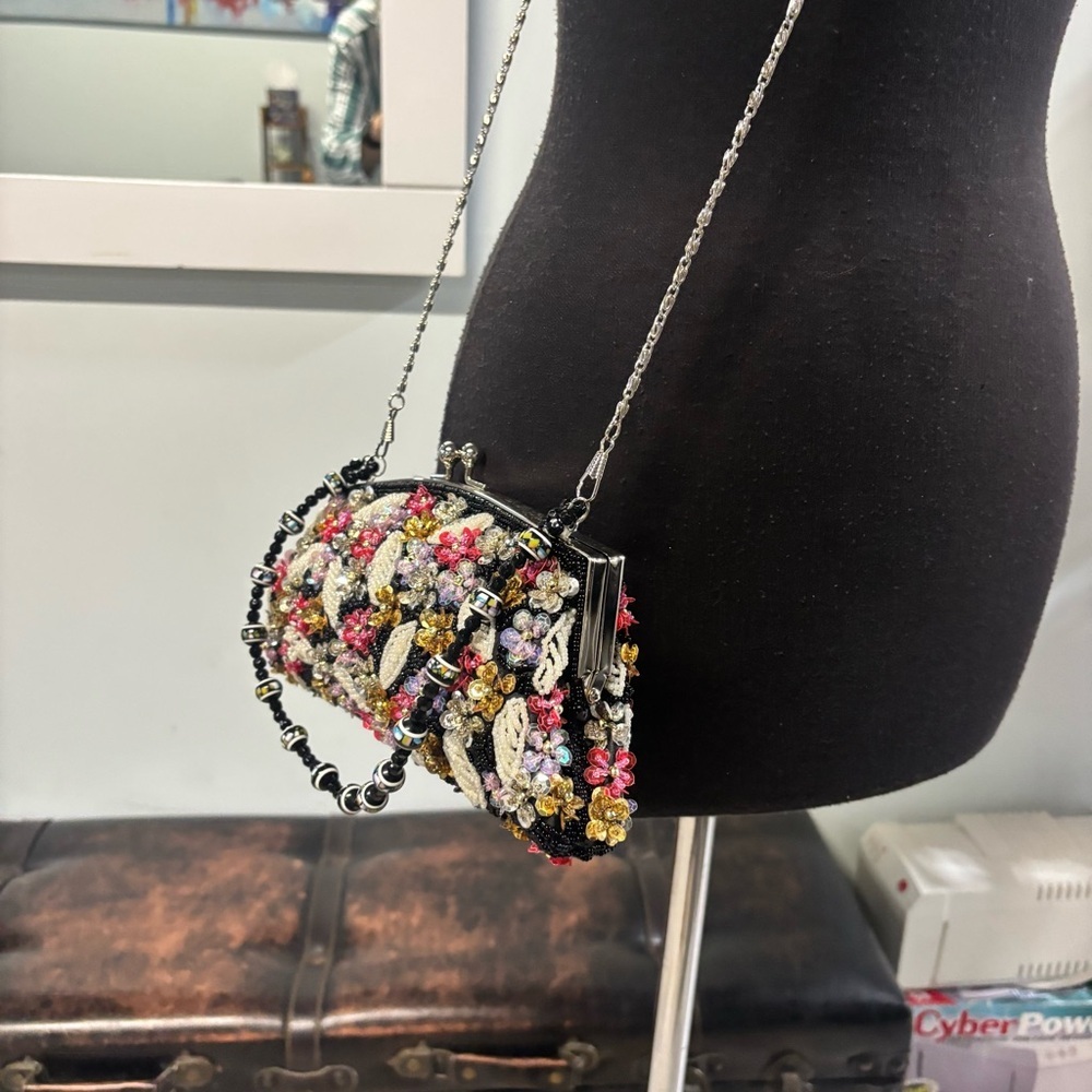 Vintage❤️Hand-Beaded Floral Hand/Crossbody Evening Bag - Picture 6 of 8